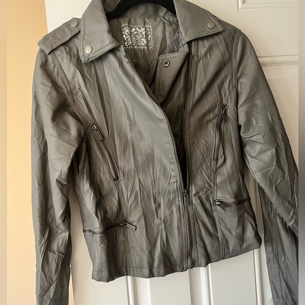 Gray jacket - Picture 2 of 5
